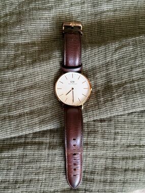 Daniel Wellington Rose Gold Case Watch with Brown Strap and White Dial